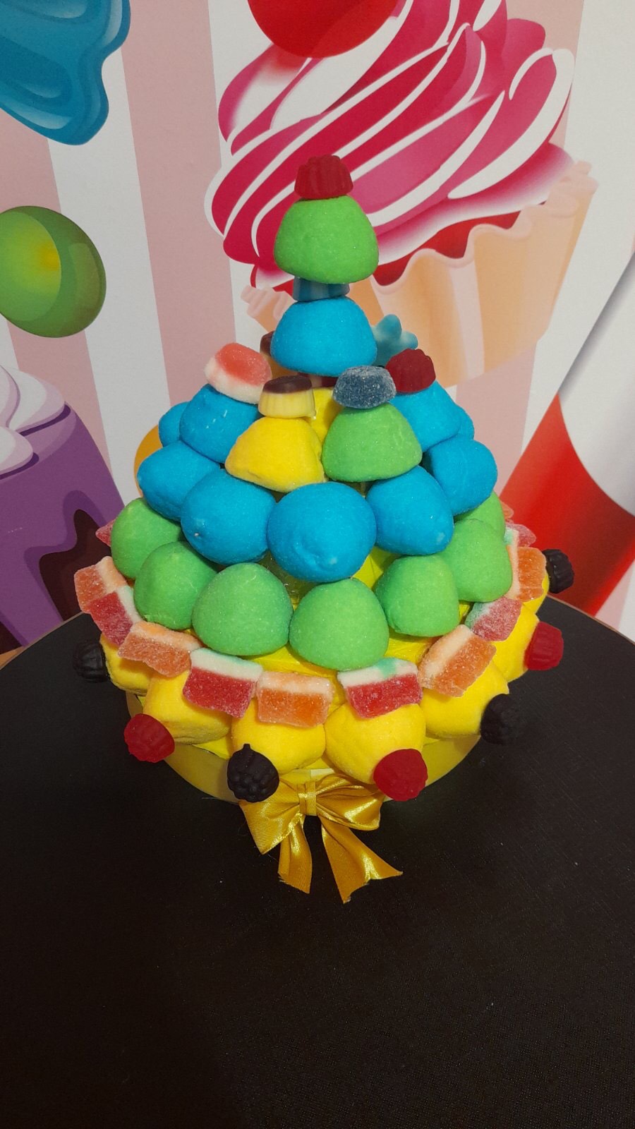 Torta od gumenih bombona