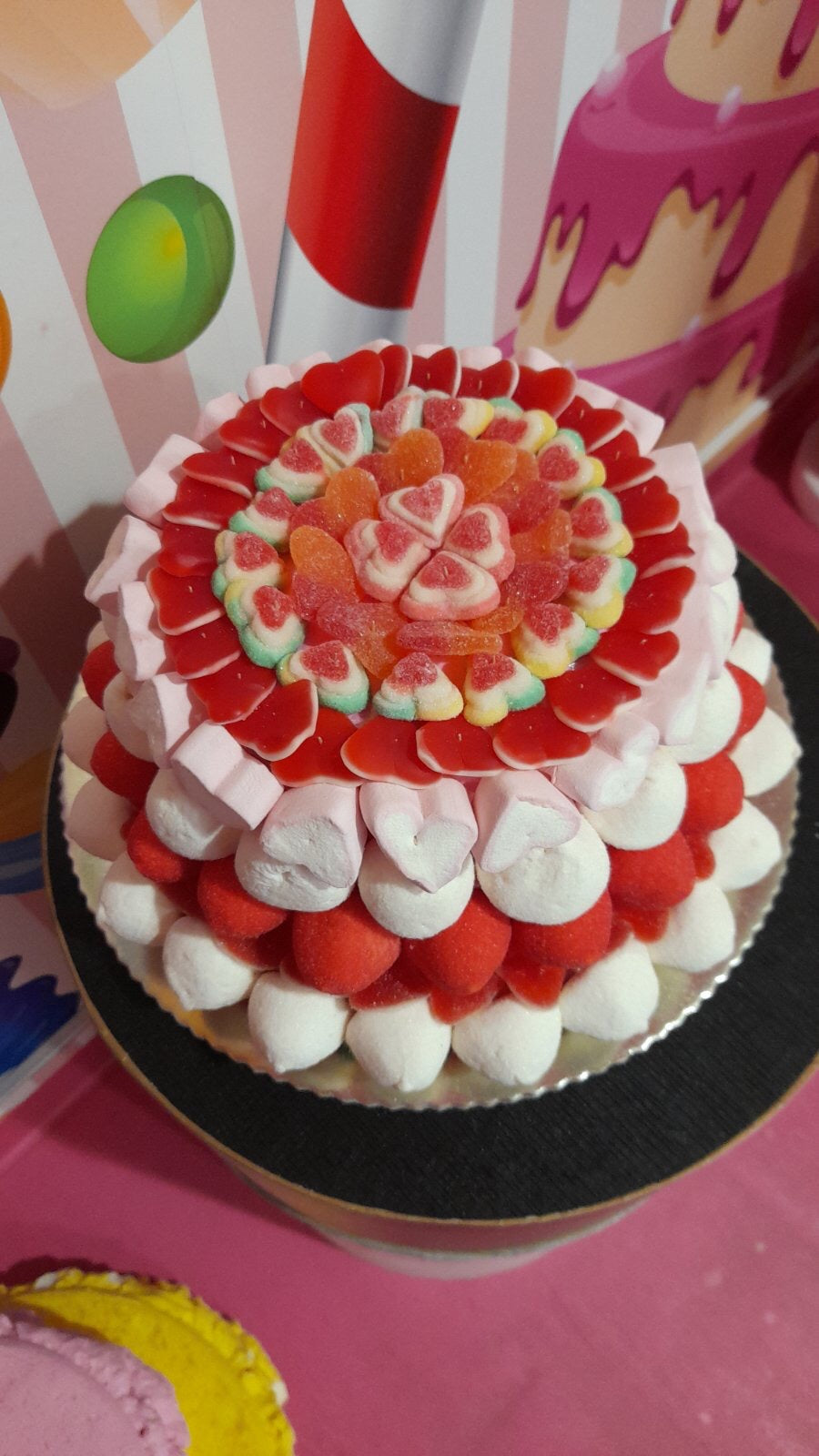 Torta od gumenih bombona